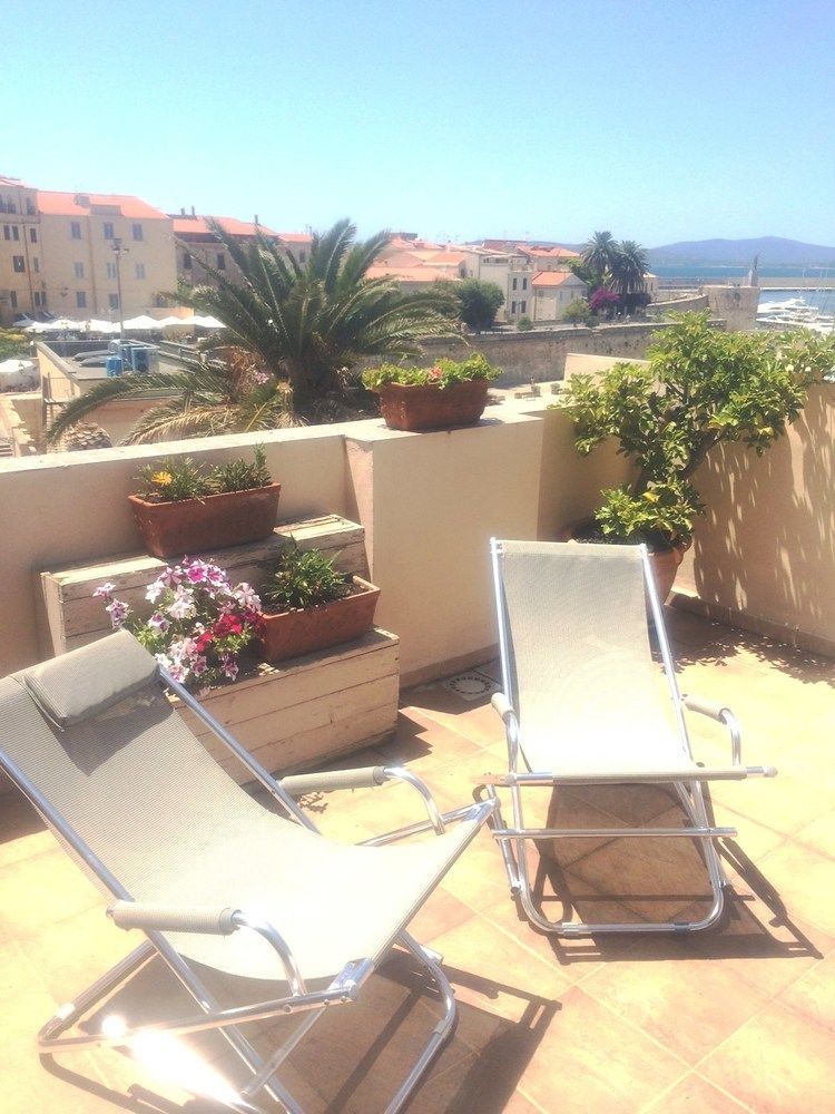 La Terrazza Sul Porto - Guest House アルゲーロ エクステリア 写真